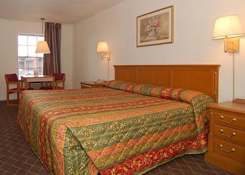 Econo Lodge Huntsville- University Area Экстерьер фото