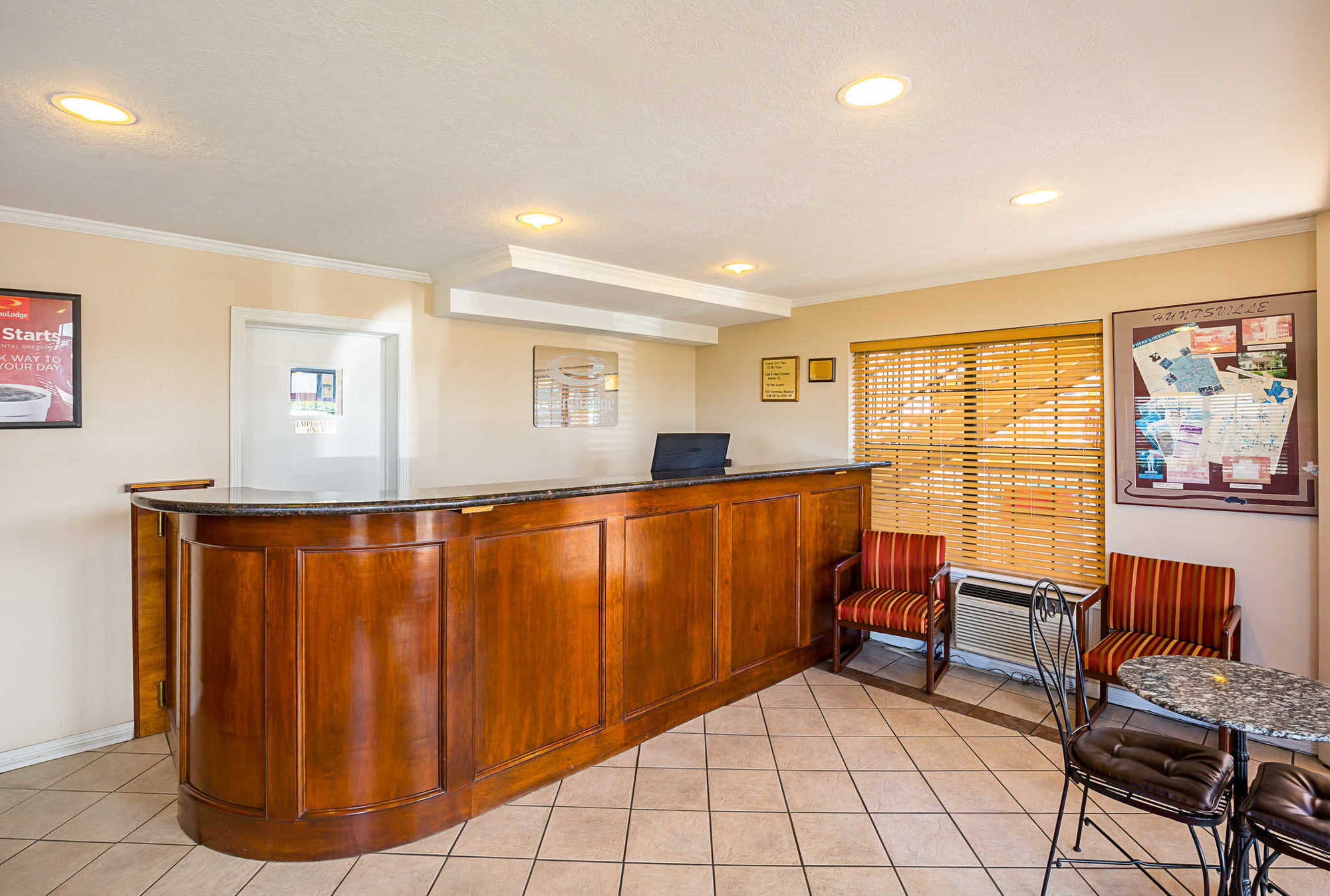 Econo Lodge Huntsville- University Area Интерьер фото