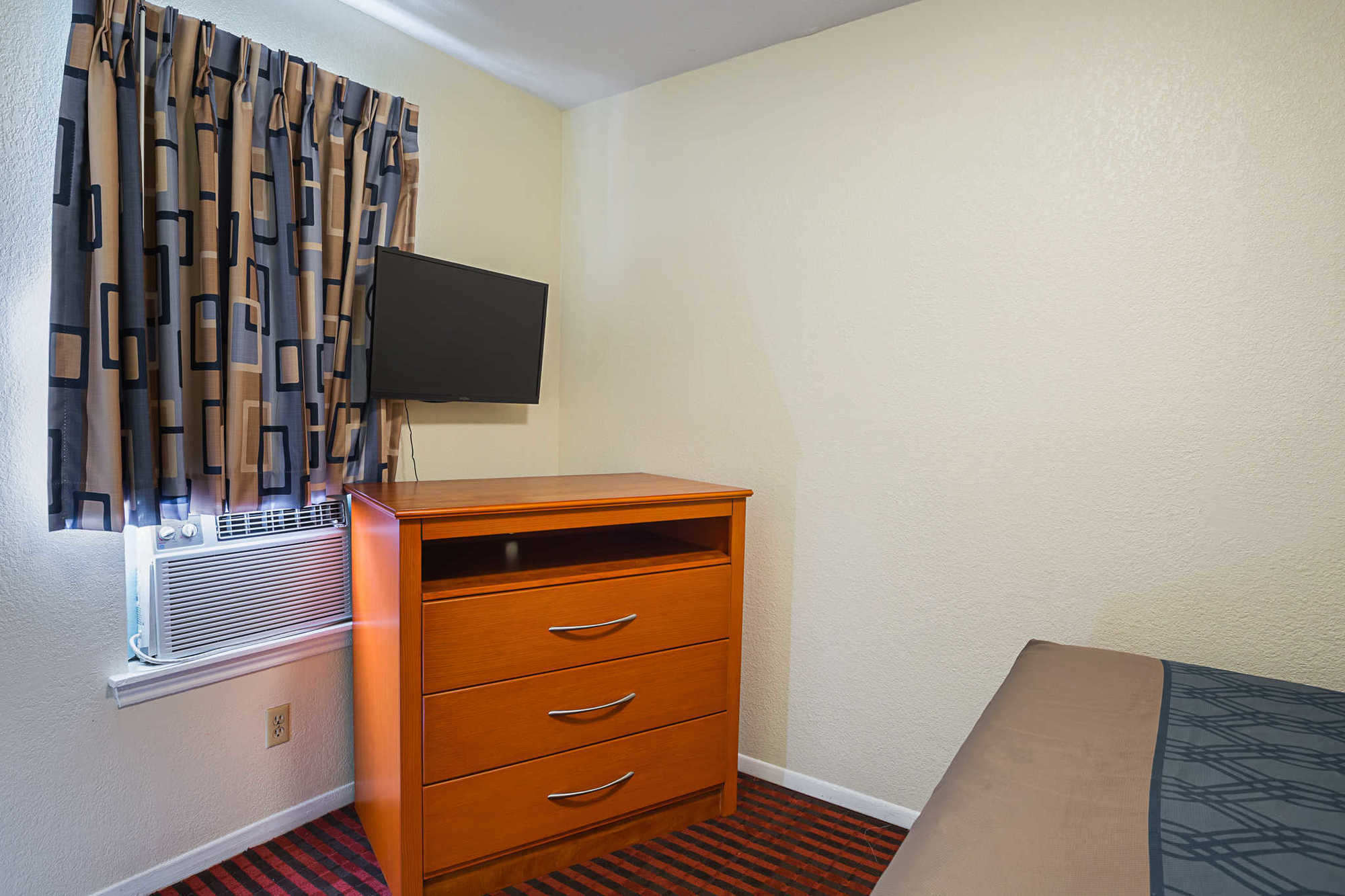Econo Lodge Huntsville- University Area Номер фото